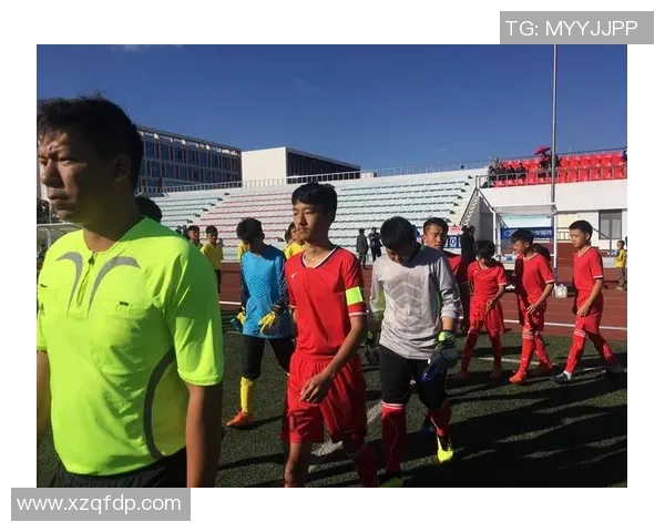 美娜对足球明星的热爱与追逐展现了青春的激情与梦想