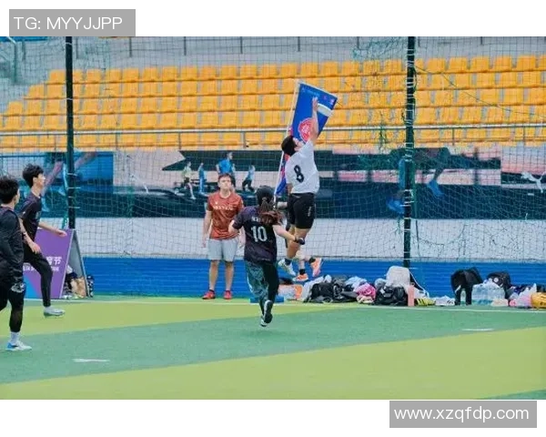 广州飞盘队与成都飞盘队赛后复盘分析双方状态及表现对比